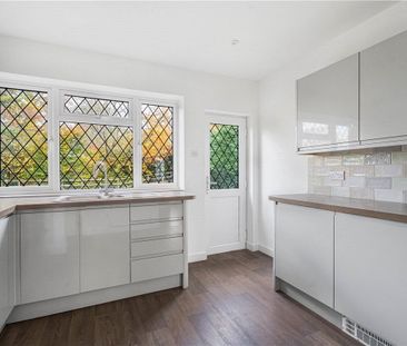 Pine Cottage is a detached family home in Chalfont St Giles, with a... - Photo 3