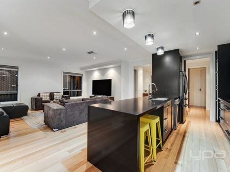 THE PERFECT FAMILY HOME! - Photo 4