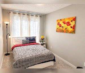 3 BED + BONUS ROOM | 2.5 BATH | DOUBLE DETACHED GARAGE - Photo 5