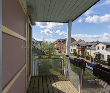 kleine 3 Zimmer Familienwohnung in Neundorf + Garage + zwei Balkone - Photo 4