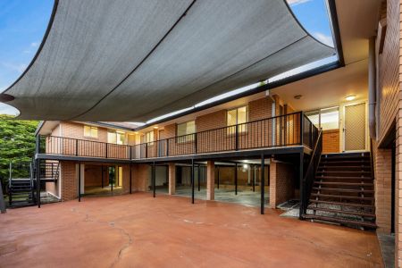 Spacious 2-Bedroom Unit in Prime Coorparoo Location - Photo 4