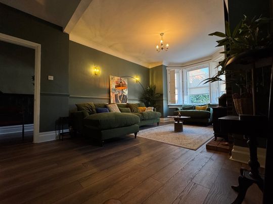 5 Bed Semi-Detached House, West Road, SO19 - Photo 1