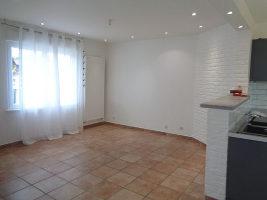 Location Maison 7 pièces 99m² TOURLAVILLE 50110 - Photo 1