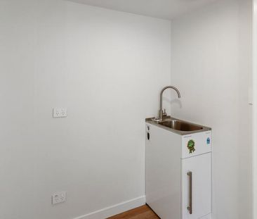Near New Stylish Two-Bedroom - Photo 6