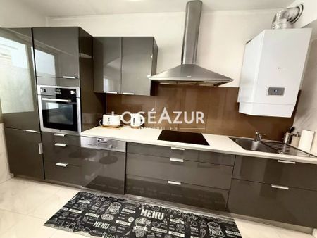 Location AppartementJuan-les-Pins - Photo 3