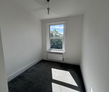 3 bedroom flat to rent - Photo 6