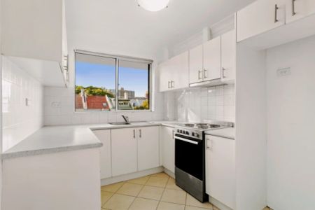 2Bedrooms, 1Bathrooms - Photo 4