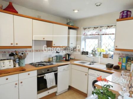 Baywood Close, Farnborough - Photo 4