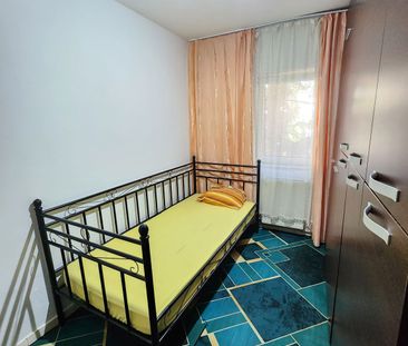 Inchiriez apartament cu 3 camere in Șagului - Photo 2