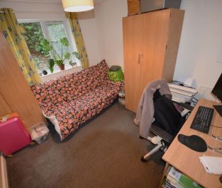 2 bedroom Flat in Flat 6, Leeds - Photo 6