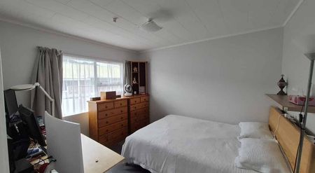 Charming 2-Bedroom with Entertainer’s Backyard - Photo 3