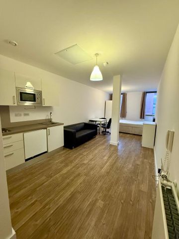 Studio to rent - Photo 2