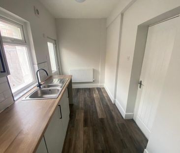 2 bedroom terraced house to rent - Photo 5