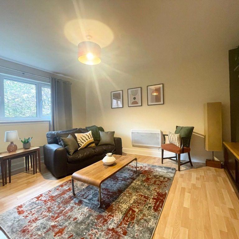 1 Bedroom Property in Quarryknowe Street - Photo 1