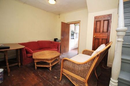 4 Bed Terraced House, St. Martins Place, BN2 - Photo 2