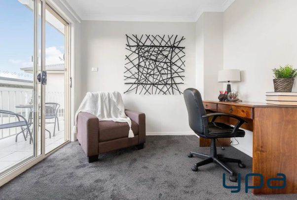 “A Perfect Blend of Space, Style & Location !!” - Photo 1