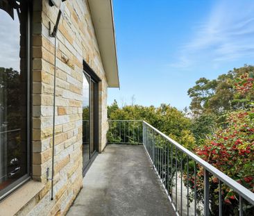 Tidy Two Bedroom Unit in a great location - Photo 2