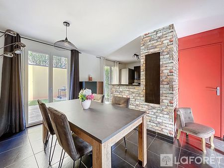 Location Maison 4 pièces 77m² - Photo 3