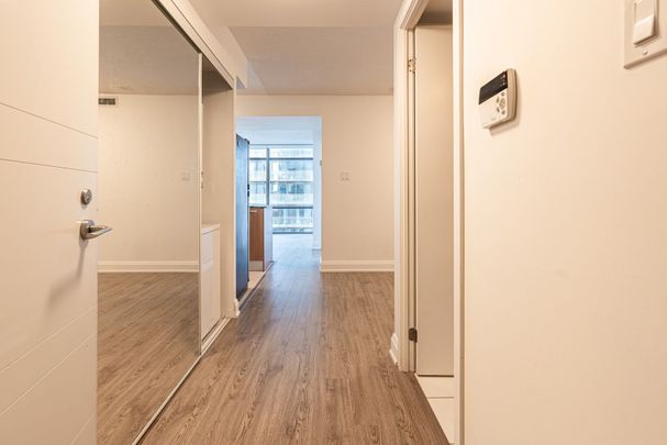 For Lease - 37 Grosvenor Street Unit# 1602, Toronto, Ontario - Photo 1