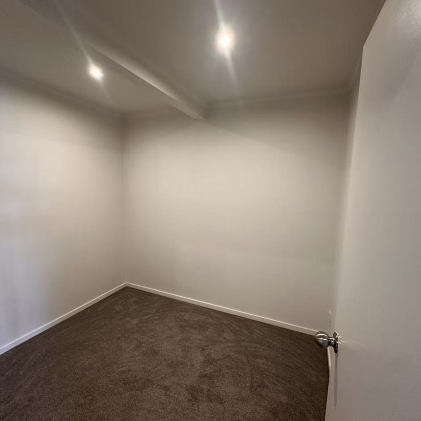 Warm and Practical - Photo 1