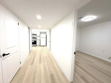 For Lease - 9 Truro Crescent, Toronto, Ontario - Photo 5