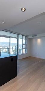 One Burrard; 30th floor 2 bed/2 bath w/office/ flex space, 1 parking - Photo 4