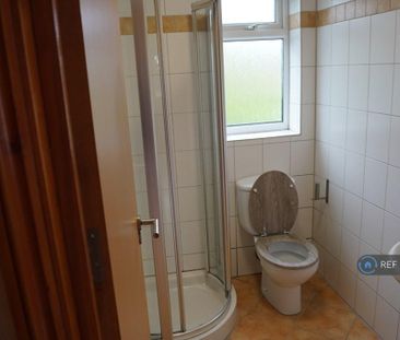 Studio to rent - Photo 6