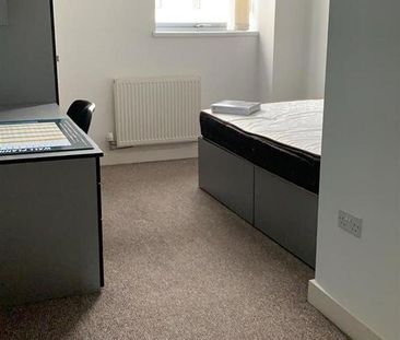 6 bedroom apartment to rent - Photo 2