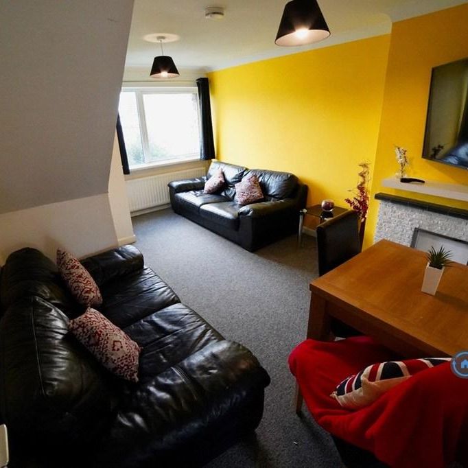 1 bedroom in a house share to rent - Photo 1