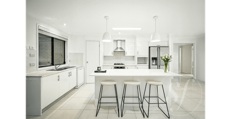 Single Level Home with 2 Main Bedrooms! - Photo 3