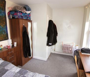 Flat 3, 32 BRUDENELL AVENUE Leeds - LS6 1HD - Photo 1