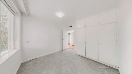 2 Bed, 1 Bath - Photo 5