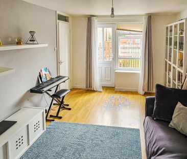 3 bedroom semi-detached house to rent - Photo 4