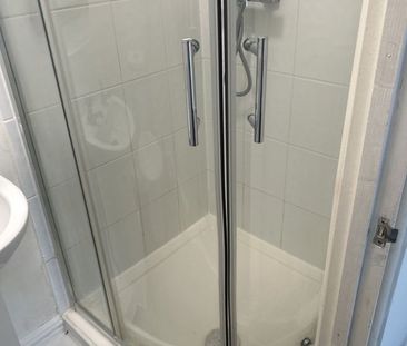 Room in a Shared House, Newcombe Road, SO15 - Photo 5