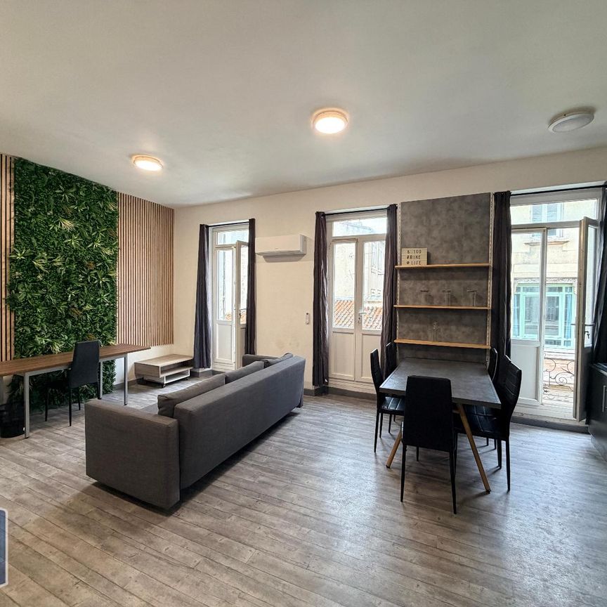 Location Appartement 1 pièce 45m² MARSEILLE 8ème - Photo 1