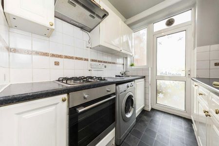 3 bedroom terraced house to rent - Photo 3