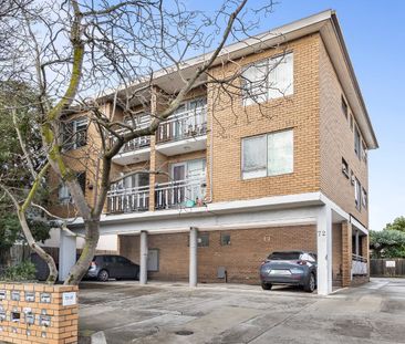 Modern Two Bedroom Apartment At The Rear Of The Block - Photo 6