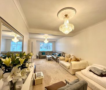 8 bedroom semi-detached house to rent - Photo 3