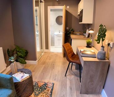 1 bedroom in a house share to rent - Photo 3