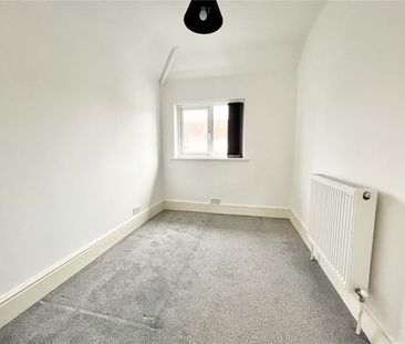 3 Bedroom - Photo 2