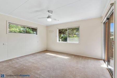 MASSIVE HOME ON RANGE ESCARPMENT - Photo 4