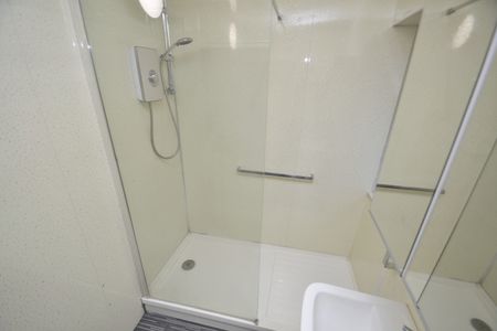 2 bed ground floor flat to rent in Midcroft Avenue, Glasgow, G44 - Photo 5