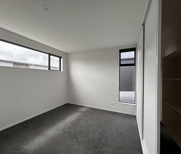 Stunning Property - Photo 2