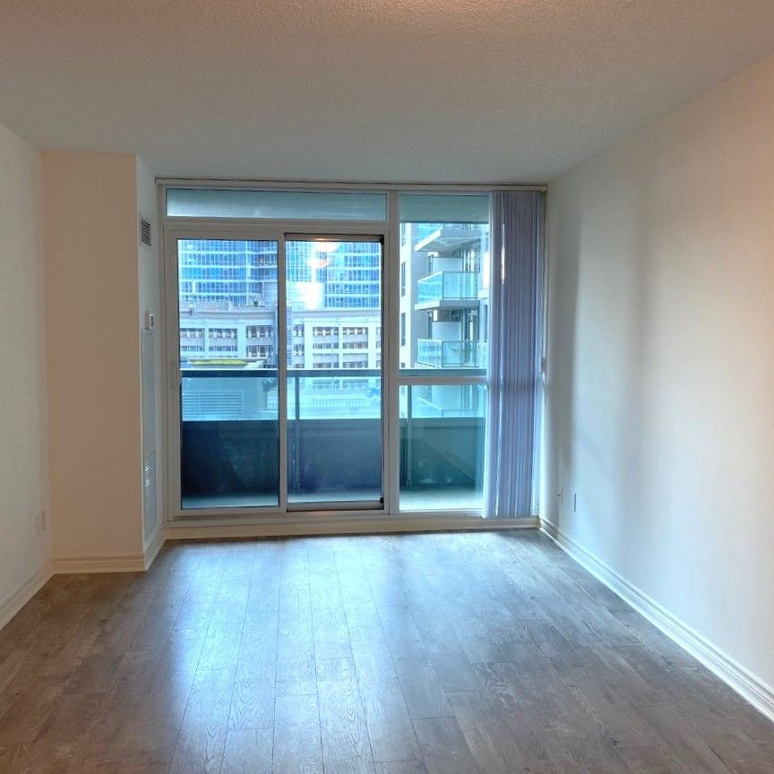 For Lease - 25 Lower Simcoe Street Unit# 727, Toronto, Ontario - Photo 1