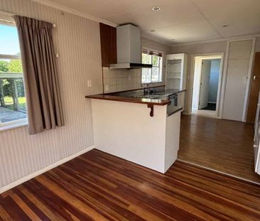 THREE BEDROOMS - HOKOWHITU - Photo 2