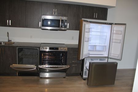 For Lease - 10 Meadowglen Place Unit# 602, Toronto, Ontario - Photo 4