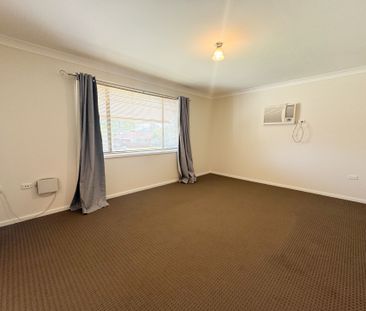 Stylish 3-Bedroom Family Home in South Penrith - Photo 1