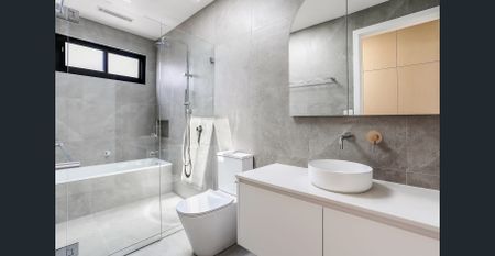 Family Entertainer - Photo 4