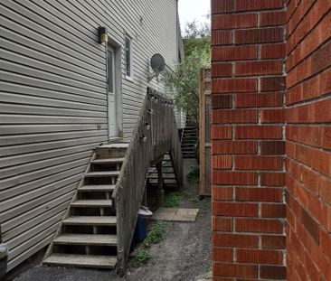 For Lease - 306 PRESLAND Road Unit# B, Overbrook - Castleheights an... - Photo 2