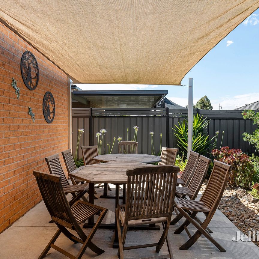 16 Hodgson Rise, Mernda - Photo 1